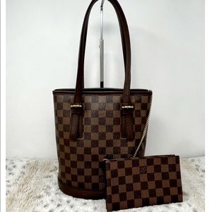 Louis Vuitton Damier Ebene Marais Bucket bag